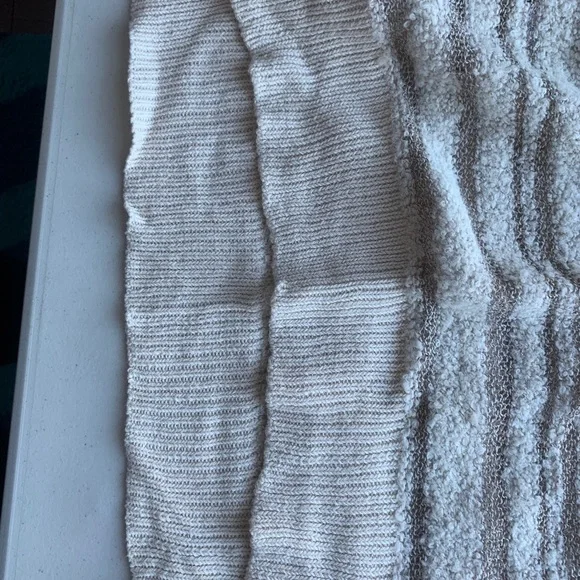 BCBG white sweater Risa - Picture 3 of 7